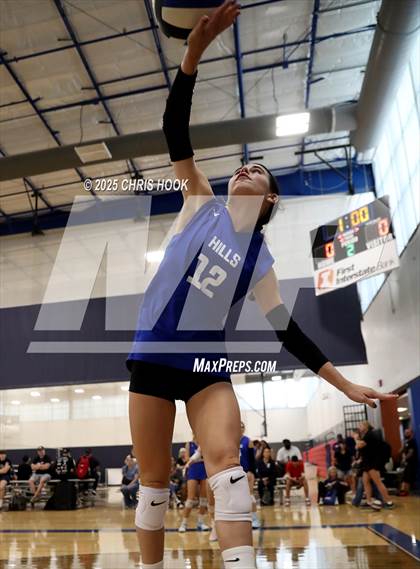 Thumbnail 2 in Catalina Foothills vs. Sahuaro (Salpointe Invitational) photogallery.