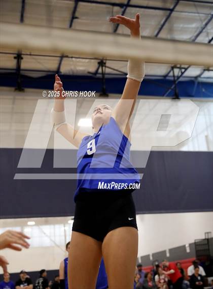 Thumbnail 1 in Catalina Foothills vs. Sahuaro (Salpointe Invitational) photogallery.