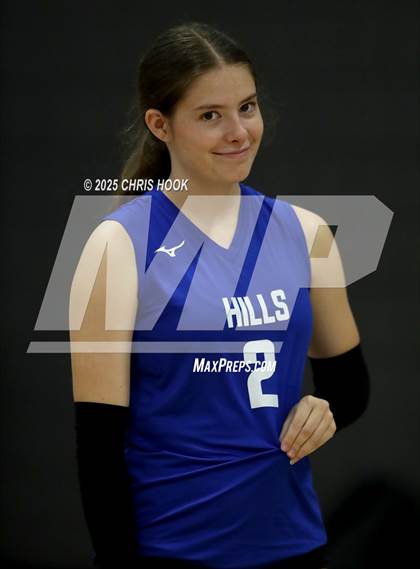 Thumbnail 3 in Catalina Foothills vs. Sahuaro (Salpointe Invitational) photogallery.