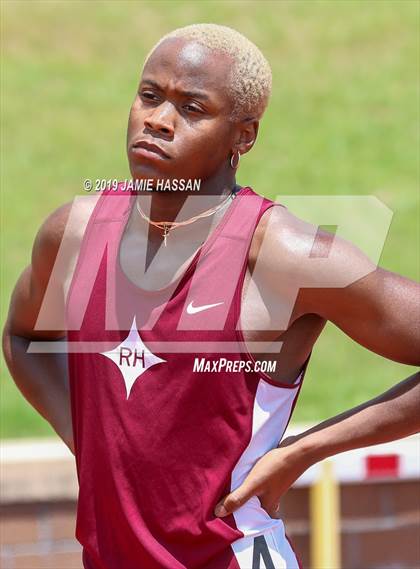 Thumbnail 1 in SCHSL AAAAA State Qualifier (Boys Running Events) photogallery.