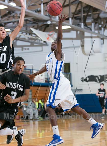Thumbnail 1 in Houston vs Bartlett photogallery.