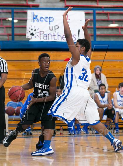 Thumbnail 3 in Houston vs Bartlett photogallery.