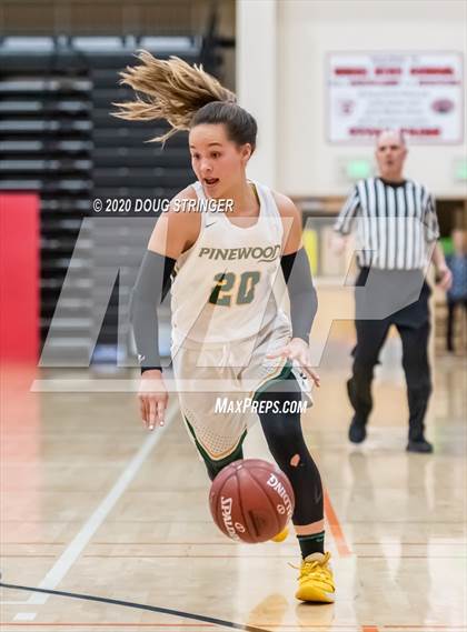 Thumbnail 3 in Pinewood vs. Menlo School (CCS-CIF Playoffs) photogallery.