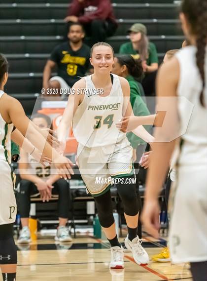 Thumbnail 1 in Pinewood vs. Menlo School (CCS-CIF Playoffs) photogallery.