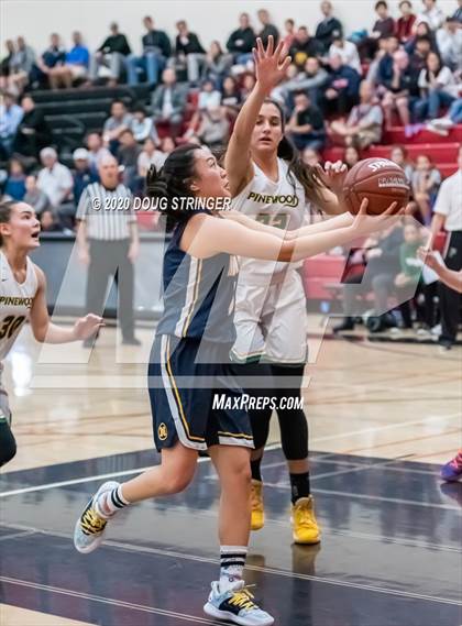 Thumbnail 3 in Pinewood vs. Menlo School (CCS-CIF Playoffs) photogallery.