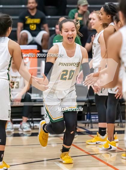 Thumbnail 3 in Pinewood vs. Menlo School (CCS-CIF Playoffs) photogallery.