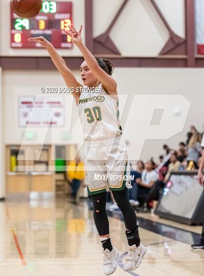 Thumbnail 2 in Pinewood vs. Menlo School (CCS-CIF Playoffs) photogallery.