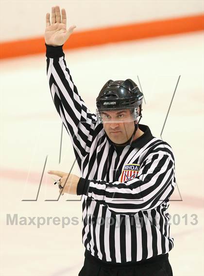 Thumbnail 3 in McQuaid Jesuit vs. Penfield (Section 5 Class A Final) photogallery.
