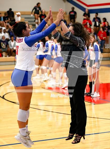 Thumbnail 3 in Oak Ridge vs Atascocita photogallery.