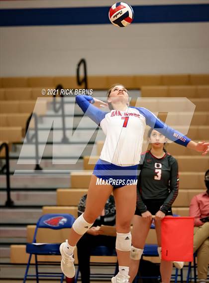 Thumbnail 2 in Oak Ridge vs Atascocita photogallery.