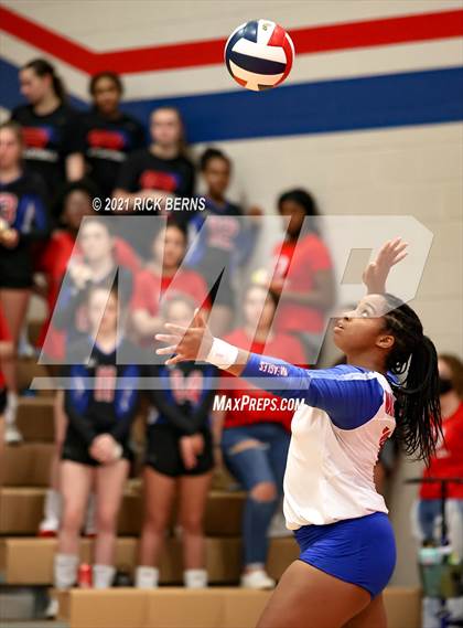 Thumbnail 2 in Oak Ridge vs Atascocita photogallery.