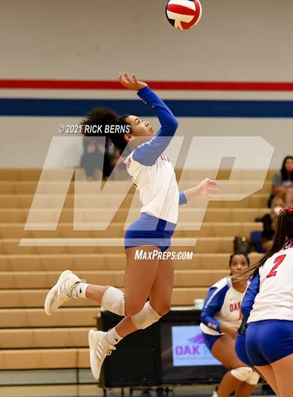 Thumbnail 1 in Oak Ridge vs Atascocita photogallery.