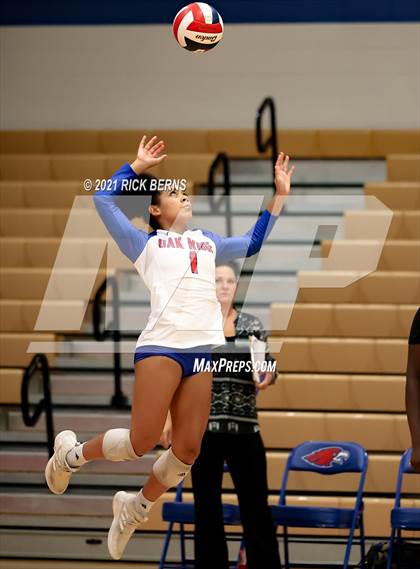 Thumbnail 3 in Oak Ridge vs Atascocita photogallery.