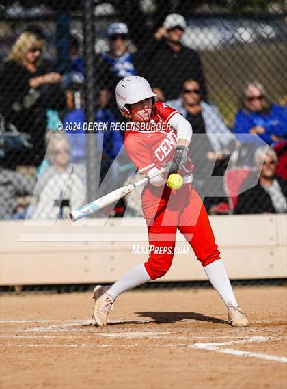 Thumbnail 2 in Grand junction central vs Fruita Monument (CHSAA 5A Round of 16) photogallery.