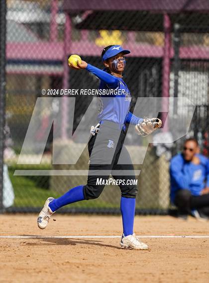 Thumbnail 2 in Grand junction central vs Fruita Monument (CHSAA 5A Round of 16) photogallery.
