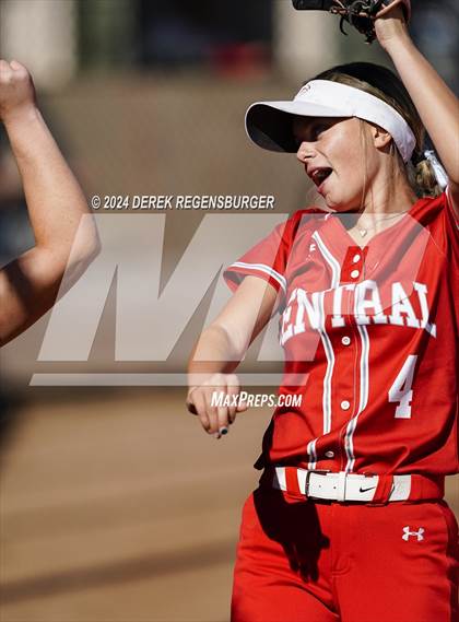 Thumbnail 1 in Grand junction central vs Fruita Monument (CHSAA 5A Round of 16) photogallery.