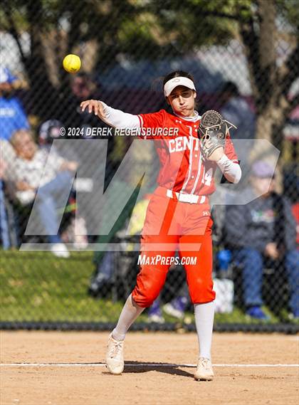 Thumbnail 3 in Grand junction central vs Fruita Monument (CHSAA 5A Round of 16) photogallery.