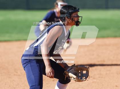 Thumbnail 2 in East Bernard vs. Lamar Consolidated photogallery.
