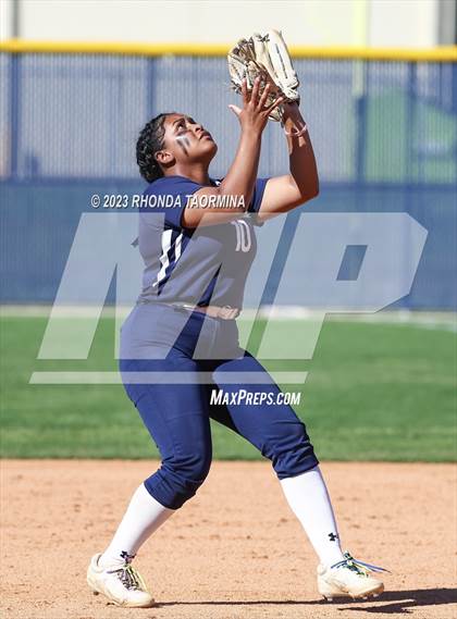 Thumbnail 2 in East Bernard vs. Lamar Consolidated photogallery.