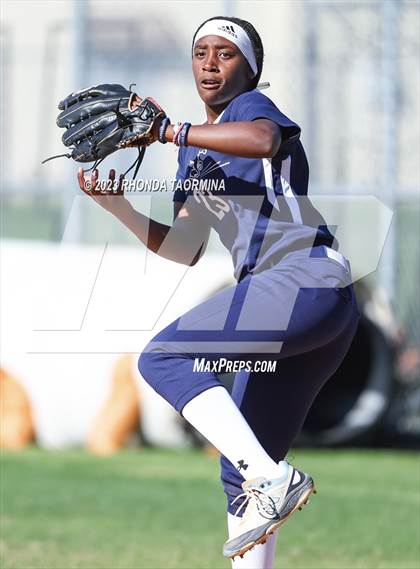 Thumbnail 1 in East Bernard vs. Lamar Consolidated photogallery.