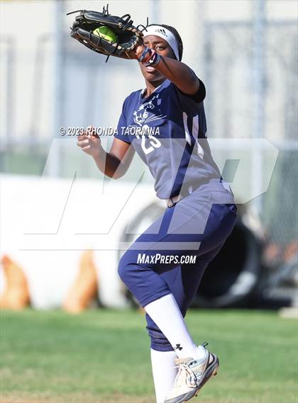 Thumbnail 3 in East Bernard vs. Lamar Consolidated photogallery.