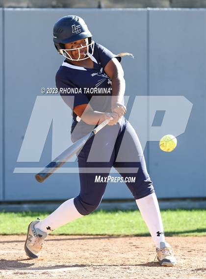 Thumbnail 3 in East Bernard vs. Lamar Consolidated photogallery.
