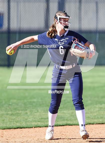 Thumbnail 3 in East Bernard vs. Lamar Consolidated photogallery.