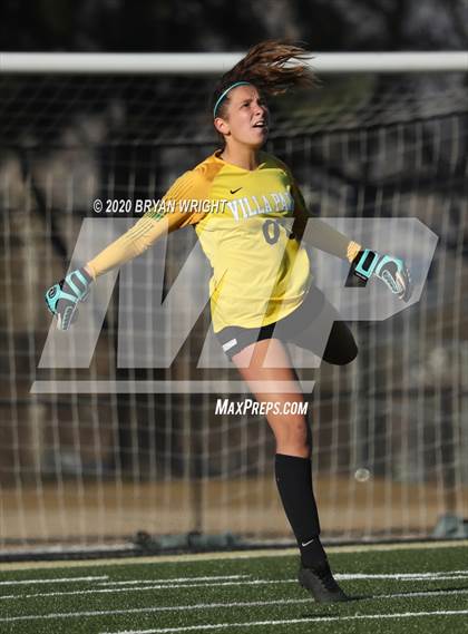 Thumbnail 3 in Santiago vs. Villa Park photogallery.
