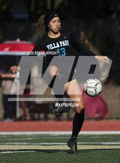 Thumbnail 1 in Santiago vs. Villa Park photogallery.