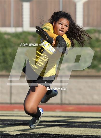 Thumbnail 1 in Santiago vs. Villa Park photogallery.
