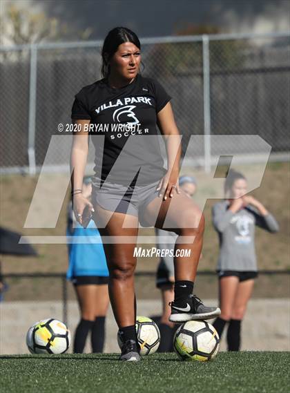 Thumbnail 3 in Santiago vs. Villa Park photogallery.
