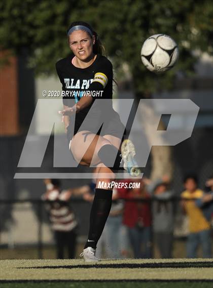 Thumbnail 3 in Santiago vs. Villa Park photogallery.
