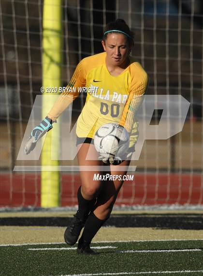 Thumbnail 2 in Santiago vs. Villa Park photogallery.