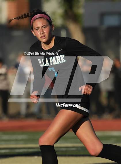 Thumbnail 2 in Santiago vs. Villa Park photogallery.