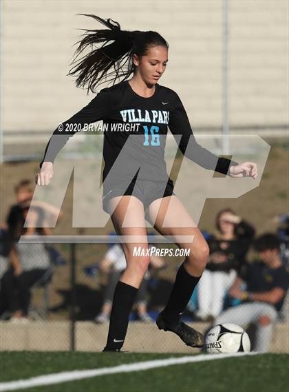Thumbnail 3 in Santiago vs. Villa Park photogallery.