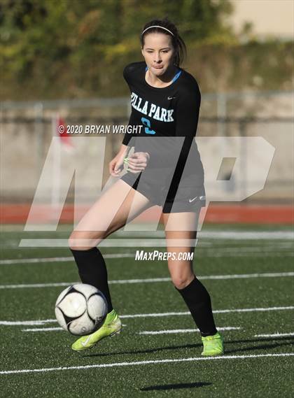 Thumbnail 3 in Santiago vs. Villa Park photogallery.