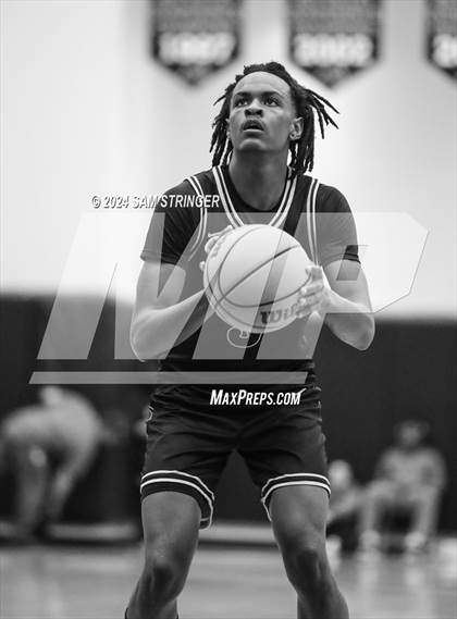 Thumbnail 3 in Bishop O'Dowd vs. Modesto Christian  (Super Saturday Showcase) photogallery.
