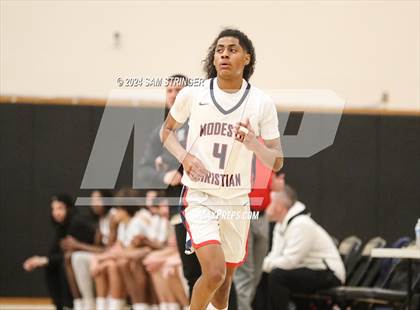 Thumbnail 2 in Bishop O'Dowd vs. Modesto Christian  (Super Saturday Showcase) photogallery.