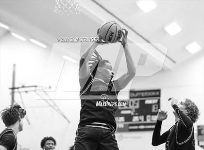 Thumbnail 2 in Bishop O'Dowd vs. Modesto Christian  (Super Saturday Showcase) photogallery.