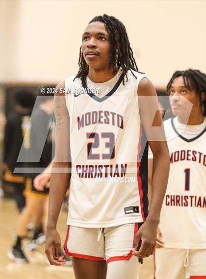 Thumbnail 3 in Bishop O'Dowd vs. Modesto Christian  (Super Saturday Showcase) photogallery.