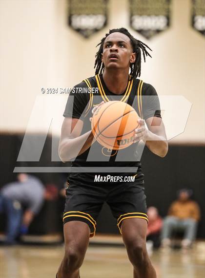 Thumbnail 2 in Bishop O'Dowd vs. Modesto Christian  (Super Saturday Showcase) photogallery.