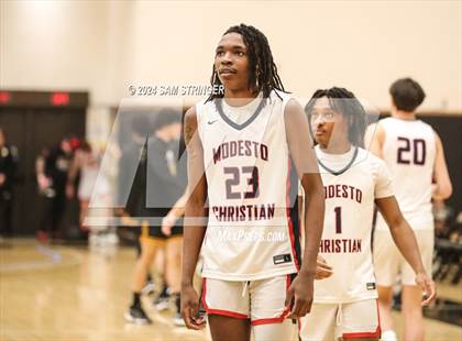 Thumbnail 1 in Bishop O'Dowd vs. Modesto Christian  (Super Saturday Showcase) photogallery.