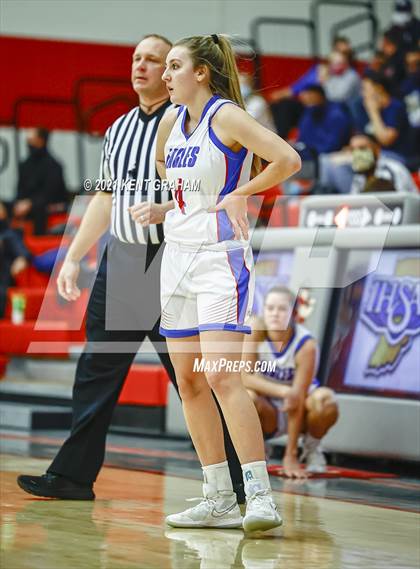 Thumbnail 1 in University vs South Putnam (IHSAA 2A Regional Final) photogallery.