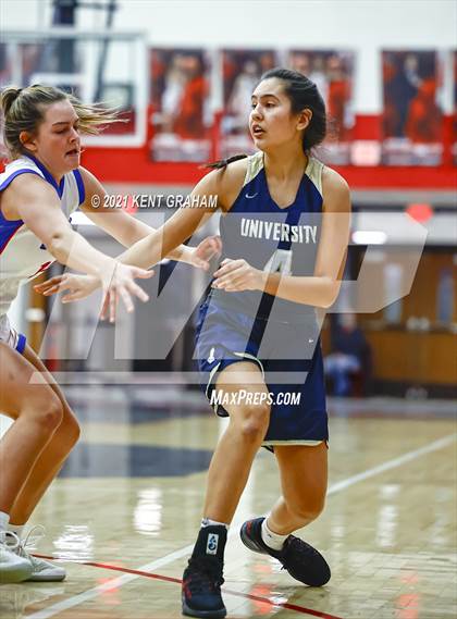 Thumbnail 3 in University vs South Putnam (IHSAA 2A Regional Final) photogallery.