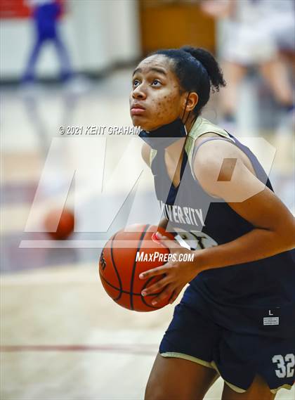 Thumbnail 3 in University vs South Putnam (IHSAA 2A Regional Final) photogallery.