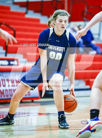 Thumbnail 3 in University vs South Putnam (IHSAA 2A Regional Final) photogallery.