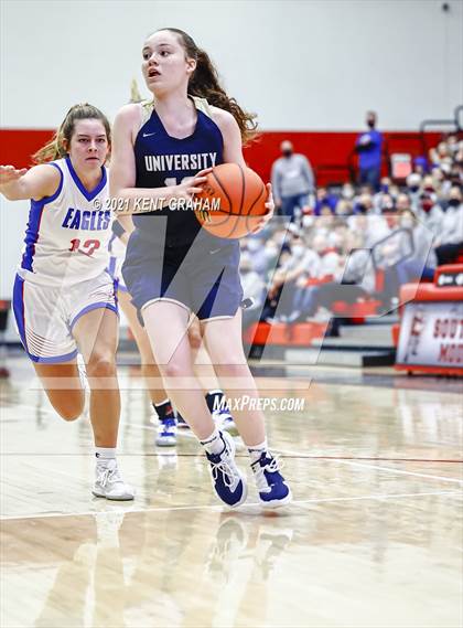 Thumbnail 1 in University vs South Putnam (IHSAA 2A Regional Final) photogallery.
