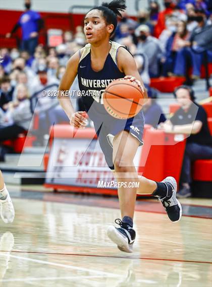 Thumbnail 3 in University vs South Putnam (IHSAA 2A Regional Final) photogallery.