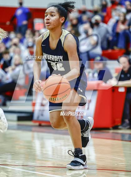 Thumbnail 1 in University vs South Putnam (IHSAA 2A Regional Final) photogallery.