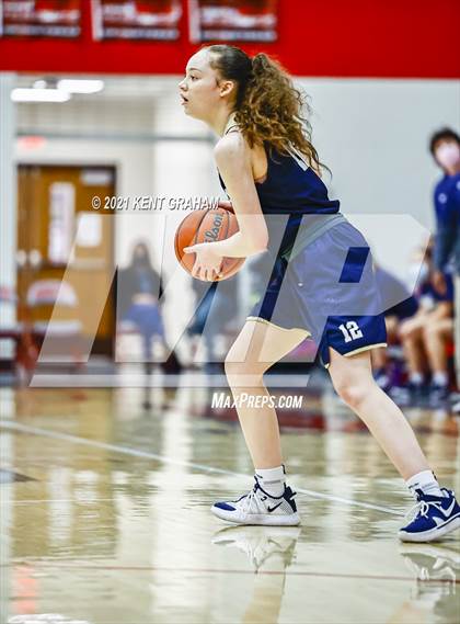 Thumbnail 1 in University vs South Putnam (IHSAA 2A Regional Final) photogallery.